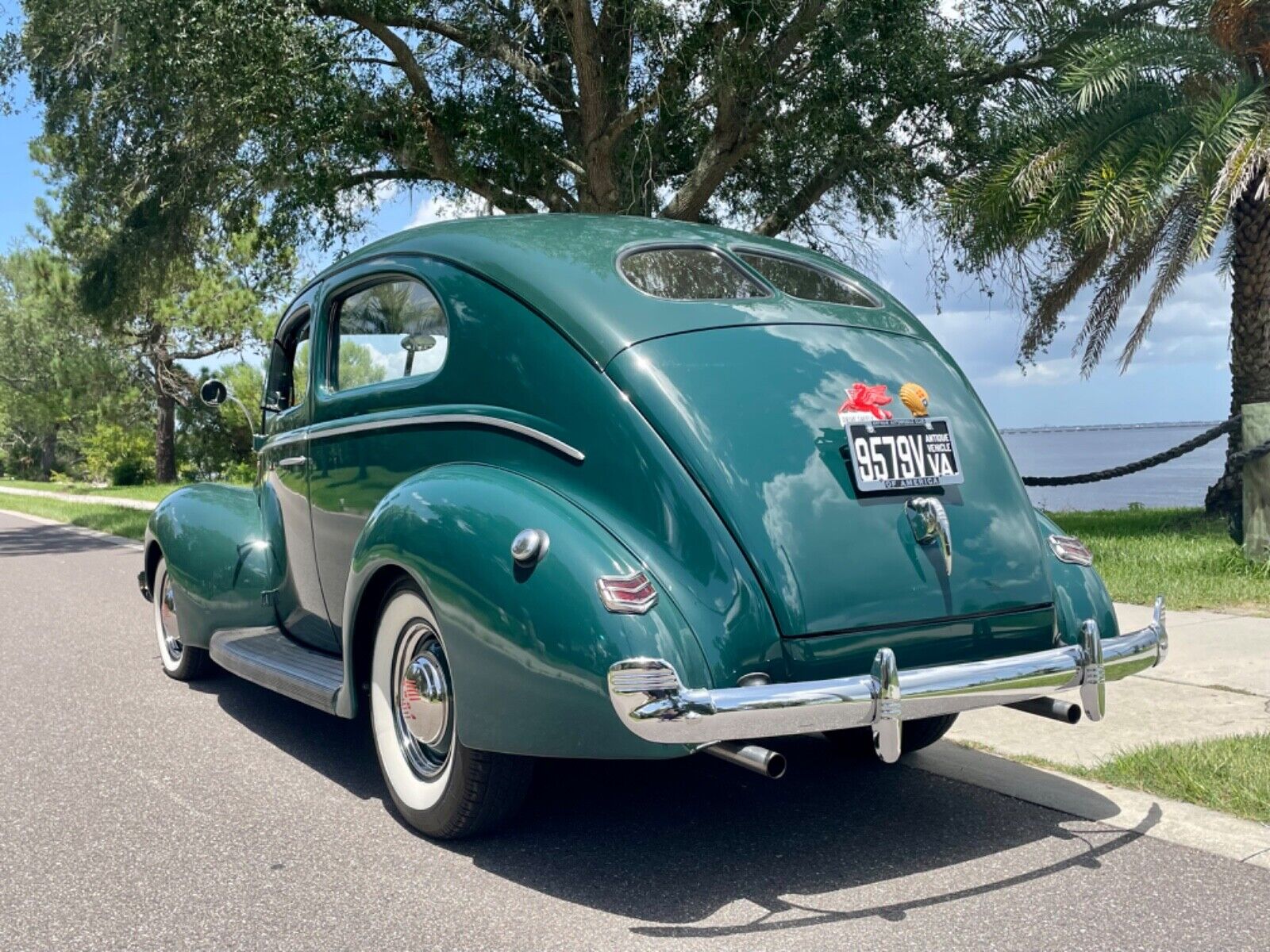 Ford-Deluxe-1940-Sedan-22