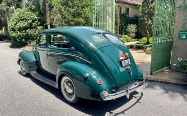 Ford-Deluxe-1940-Sedan-3