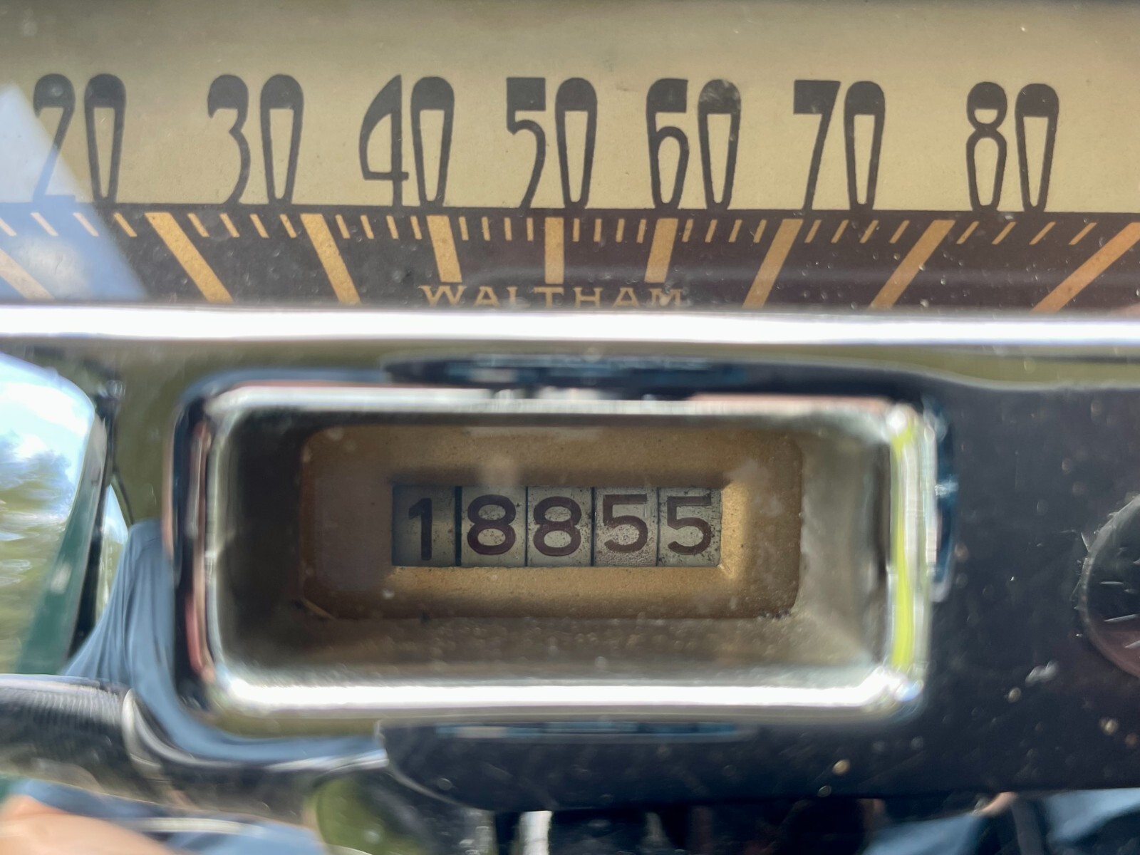 Ford-Deluxe-1940-Sedan-5
