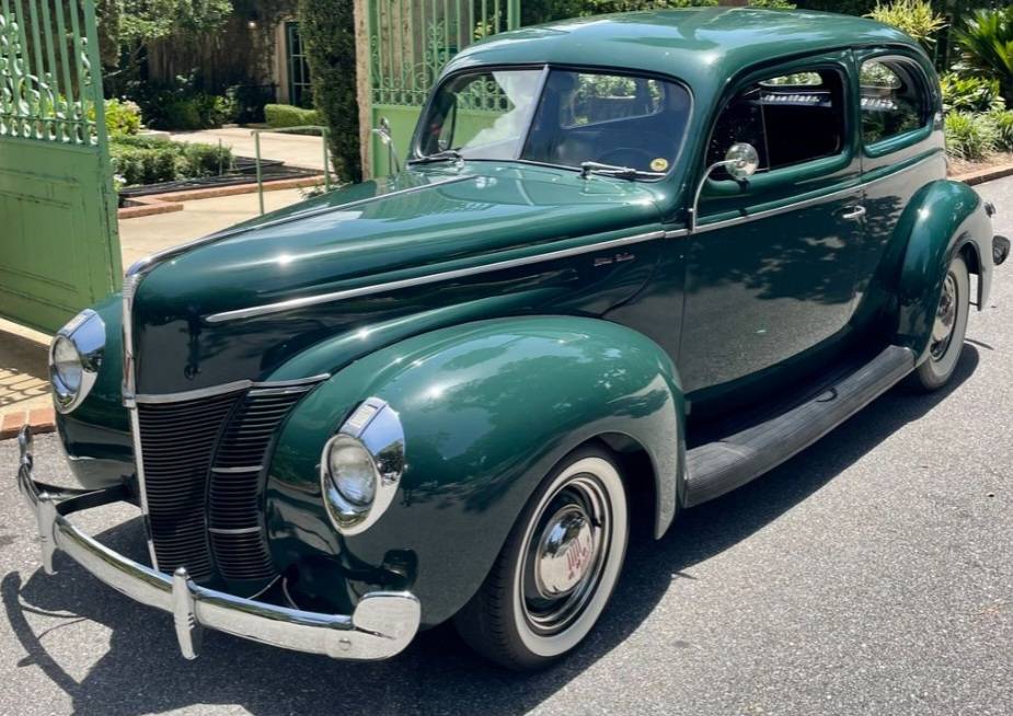 Ford-Deluxe-1940