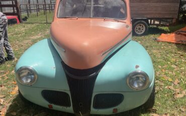 Ford-Deluxe-1941-1