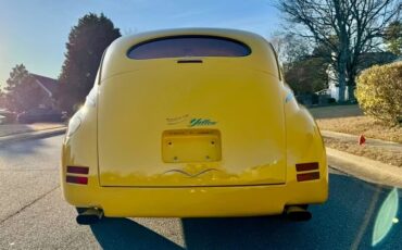 Ford-Deluxe-1941-Coupe-2