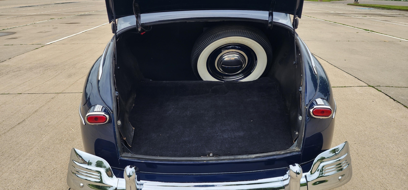 Ford-Deluxe-Coupe-1948-2-dr-16