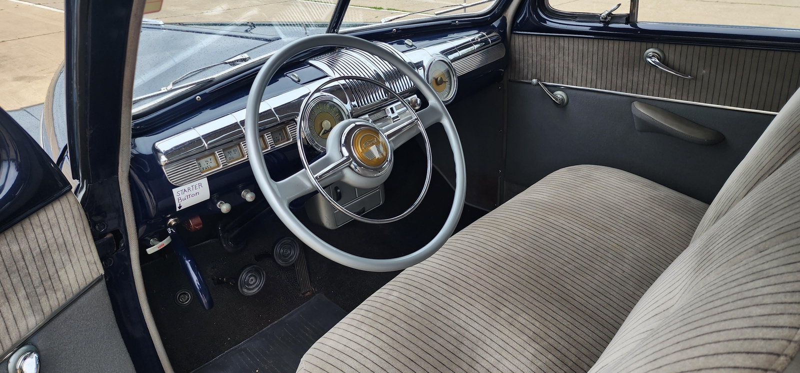 Ford-Deluxe-Coupe-1948-2-dr-17