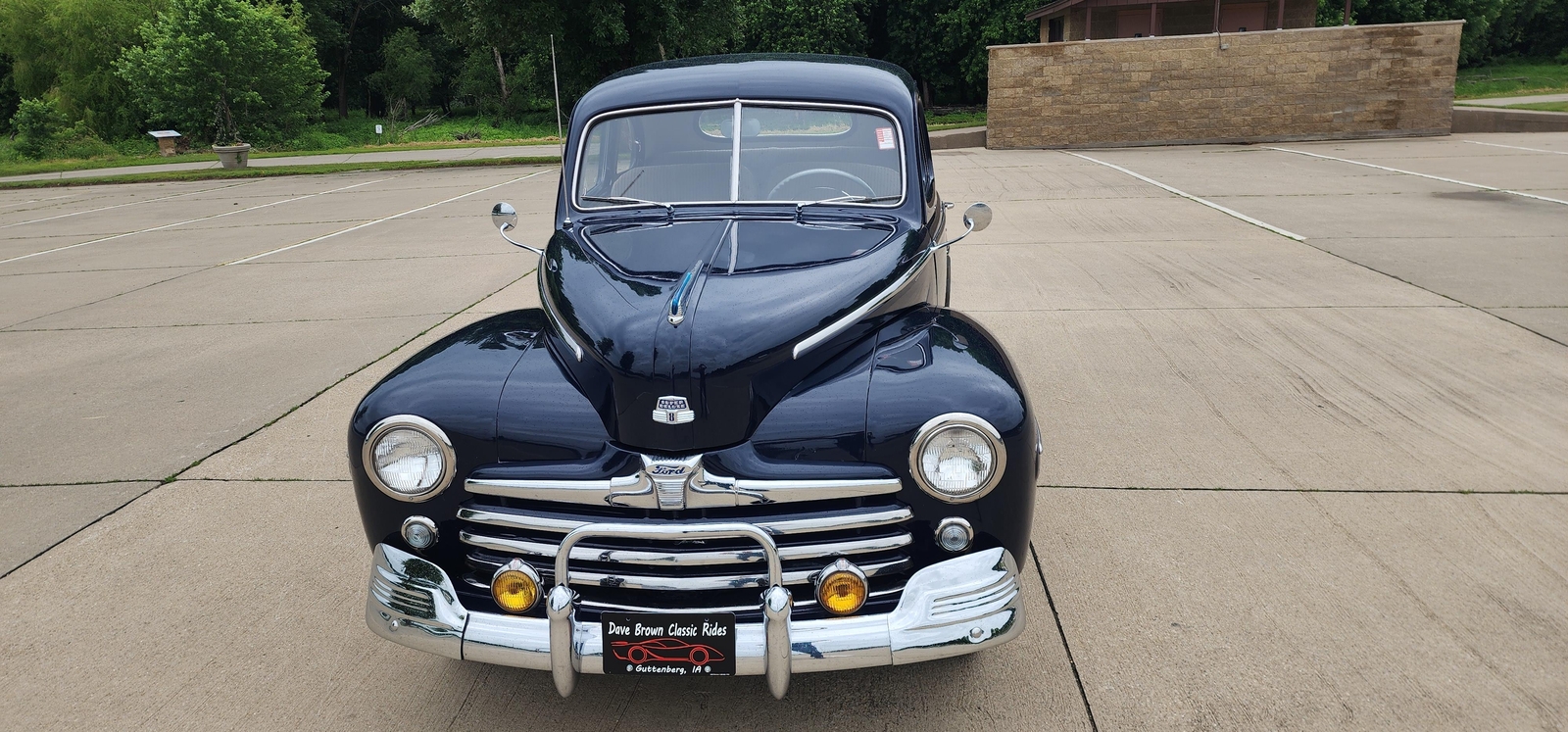 Ford-Deluxe-Coupe-1948-2-dr-2