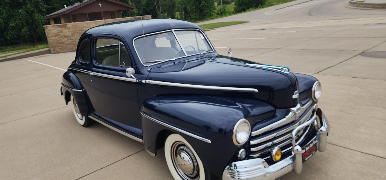 Ford-Deluxe-Coupe-1948-2-dr-3