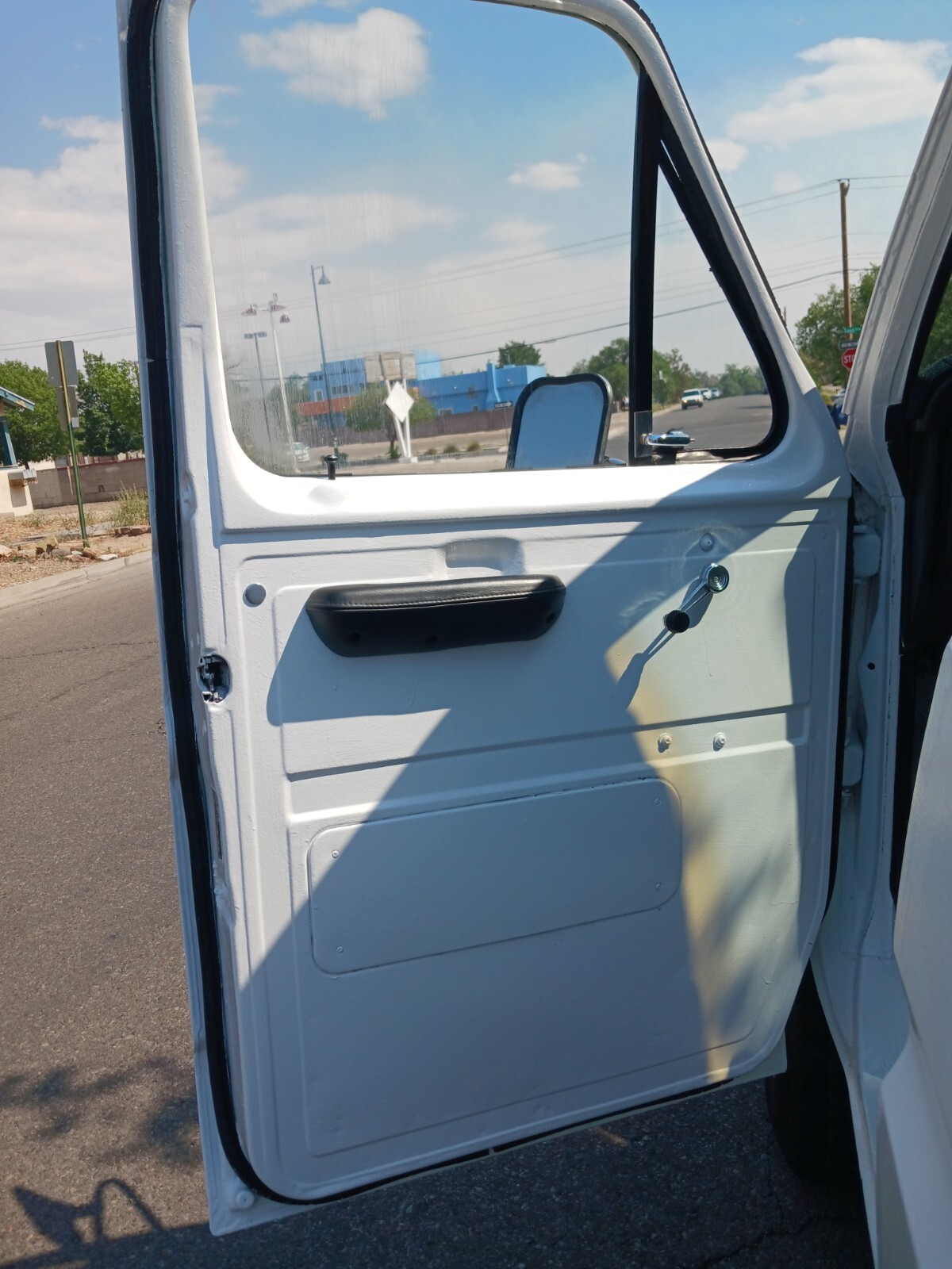 Ford-E-Series-Van-1976-12