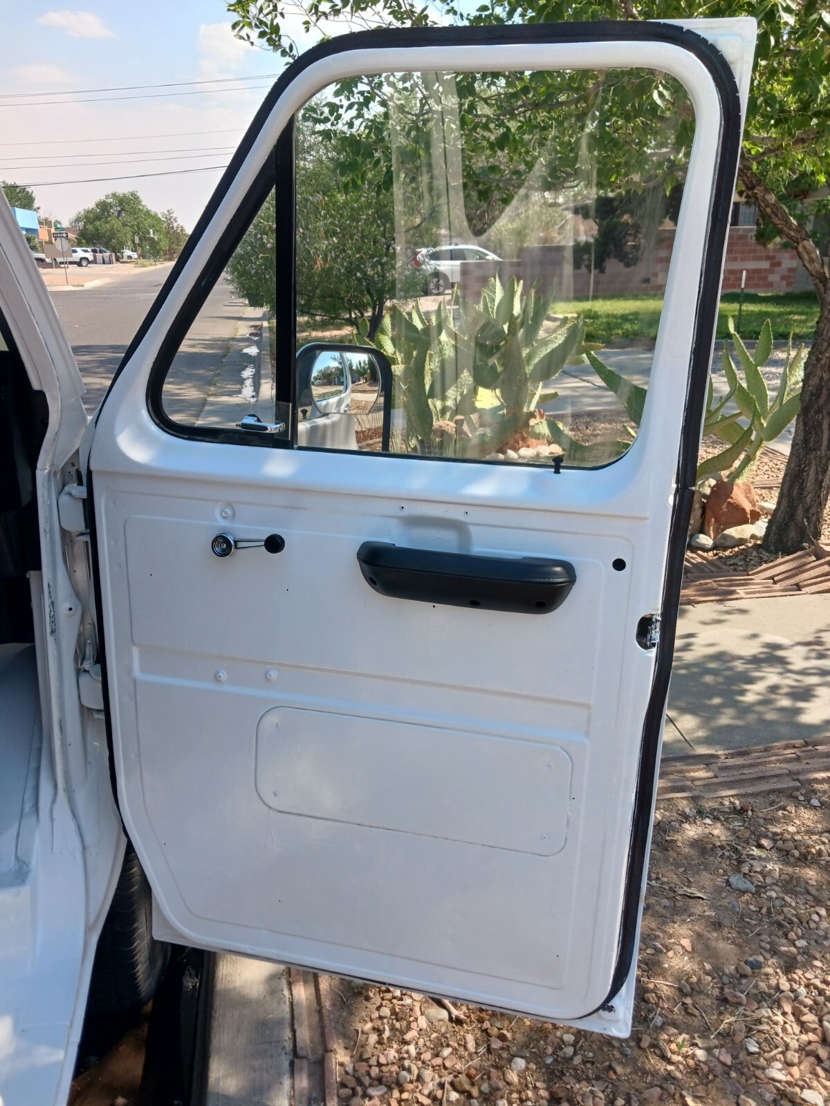 Ford-E-Series-Van-1976-14