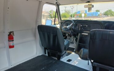 Ford-E-Series-Van-1976-22