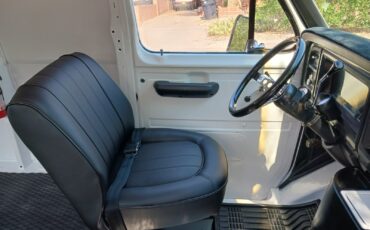 Ford-E-Series-Van-1976-26
