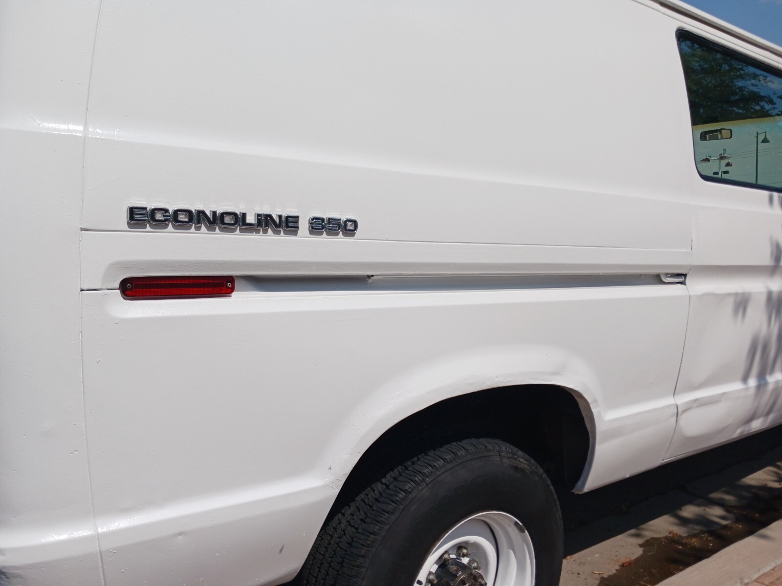 Ford-E-Series-Van-1976-4