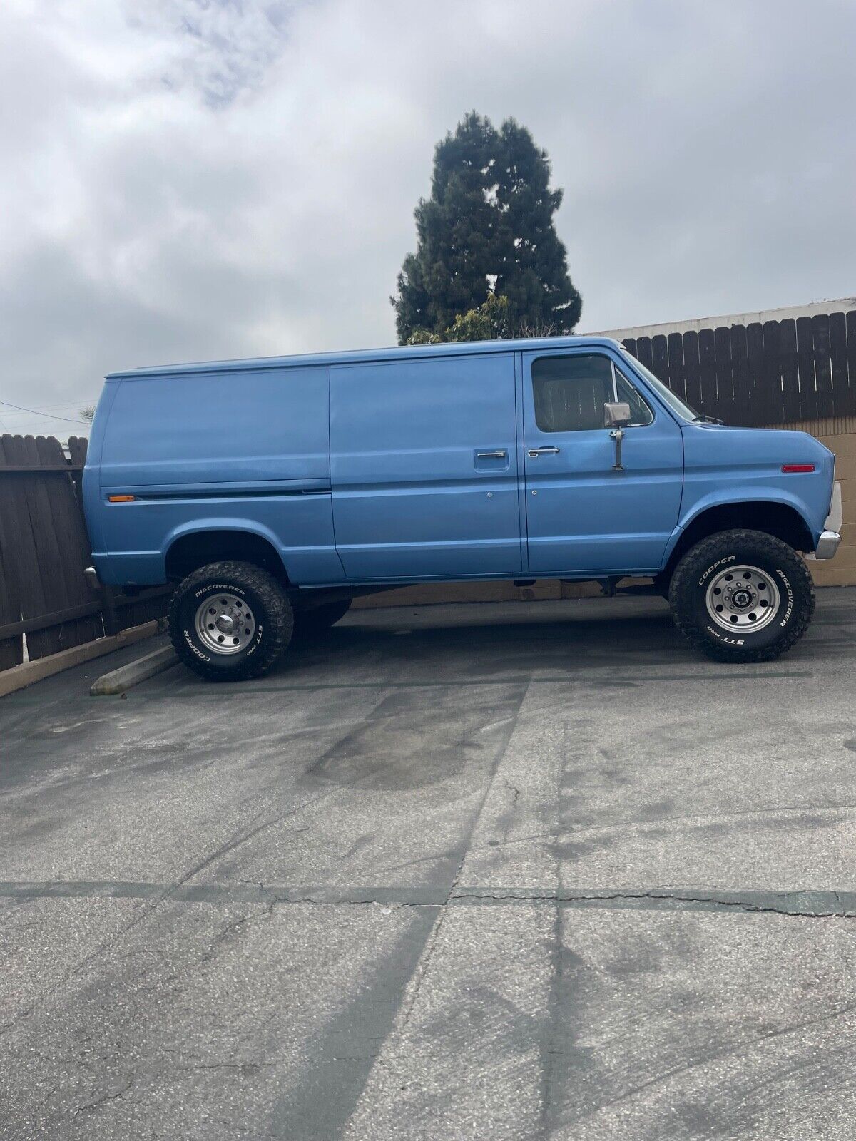Ford-E-Series-Van-1978-Van-Camper-3