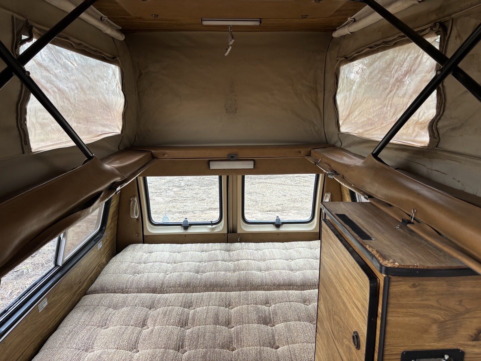 Ford-E-Series-Van-1984-10