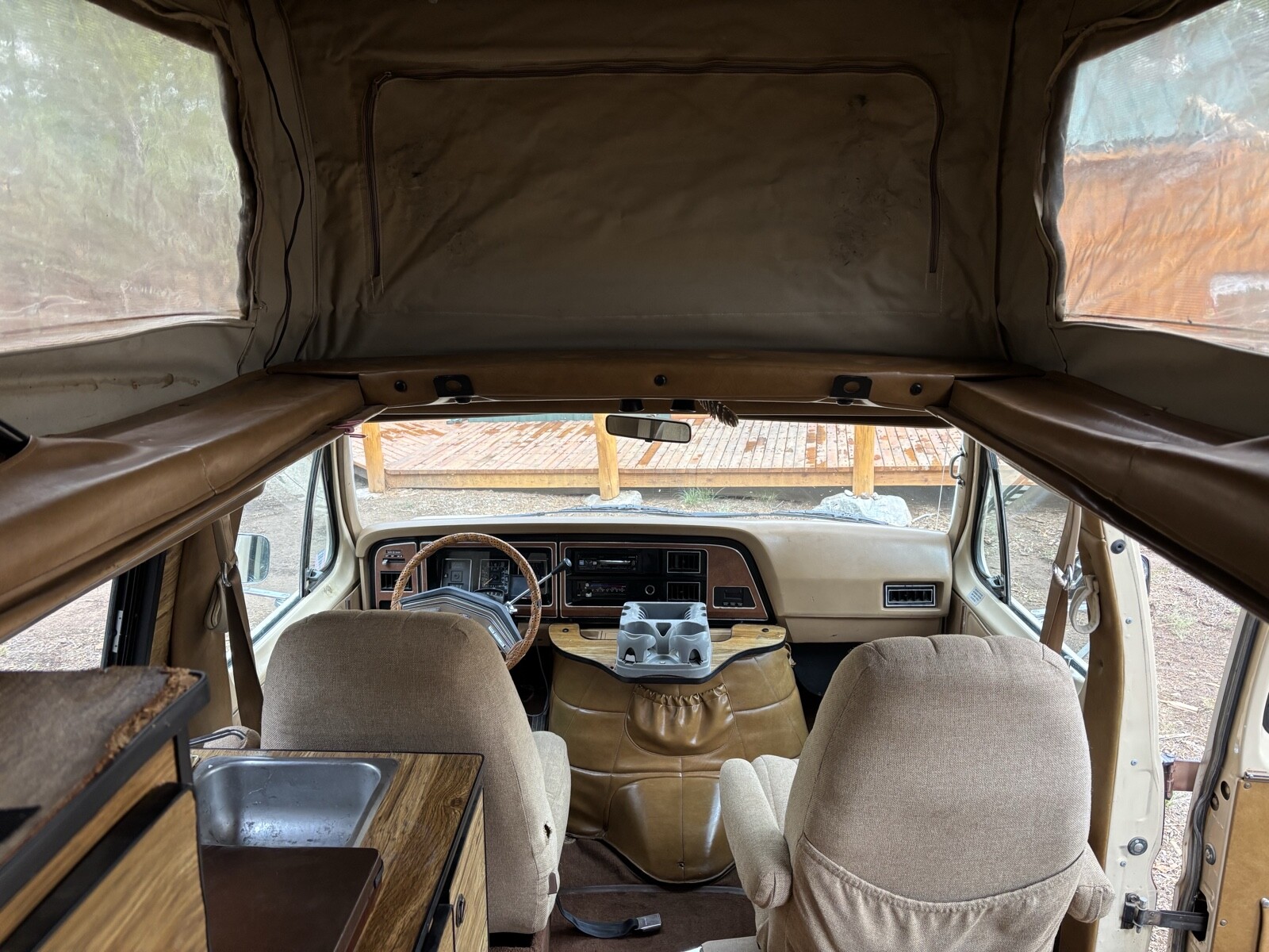 Ford-E-Series-Van-1984-12