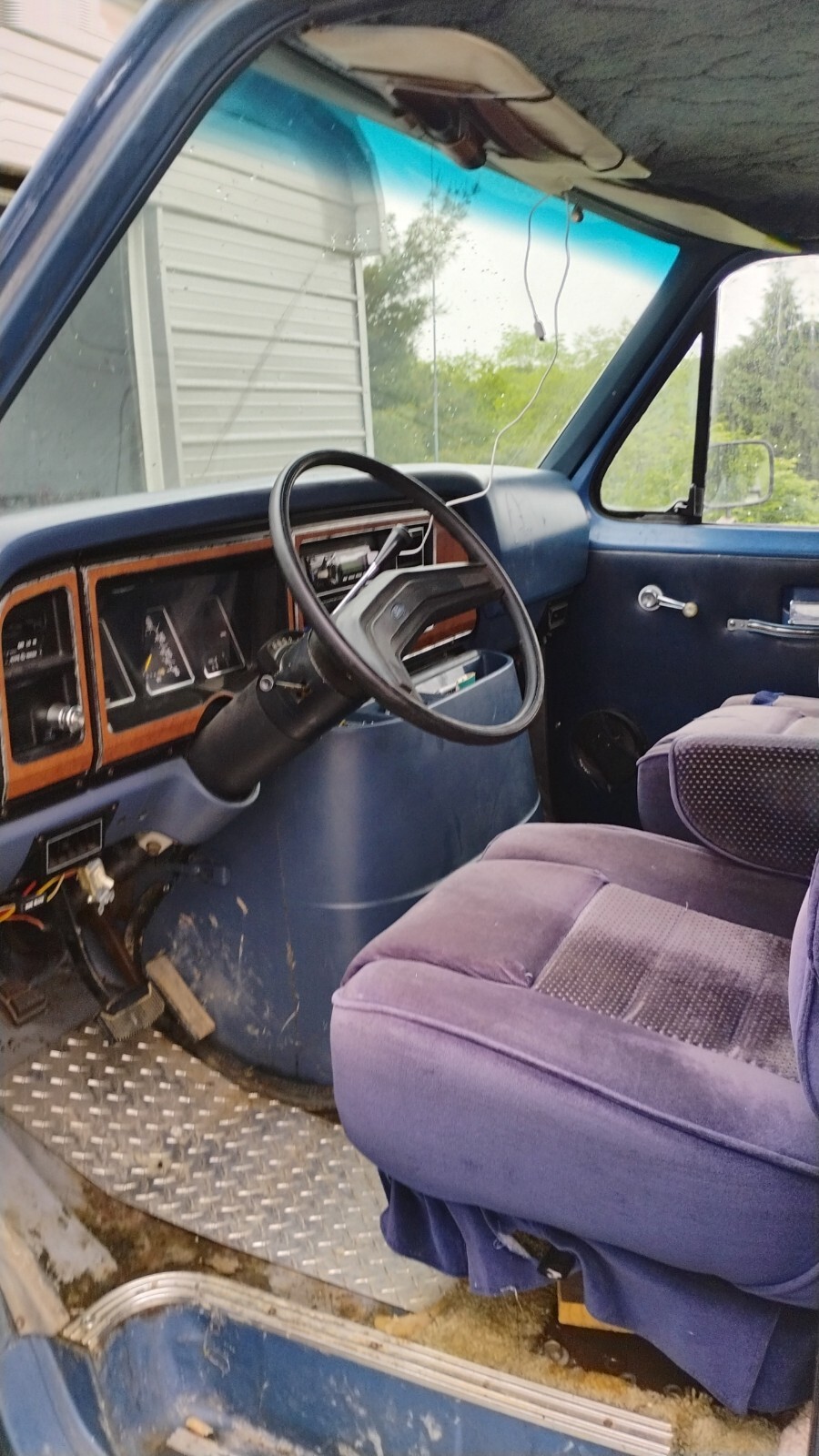 Ford-E-Series-Van-1985-3