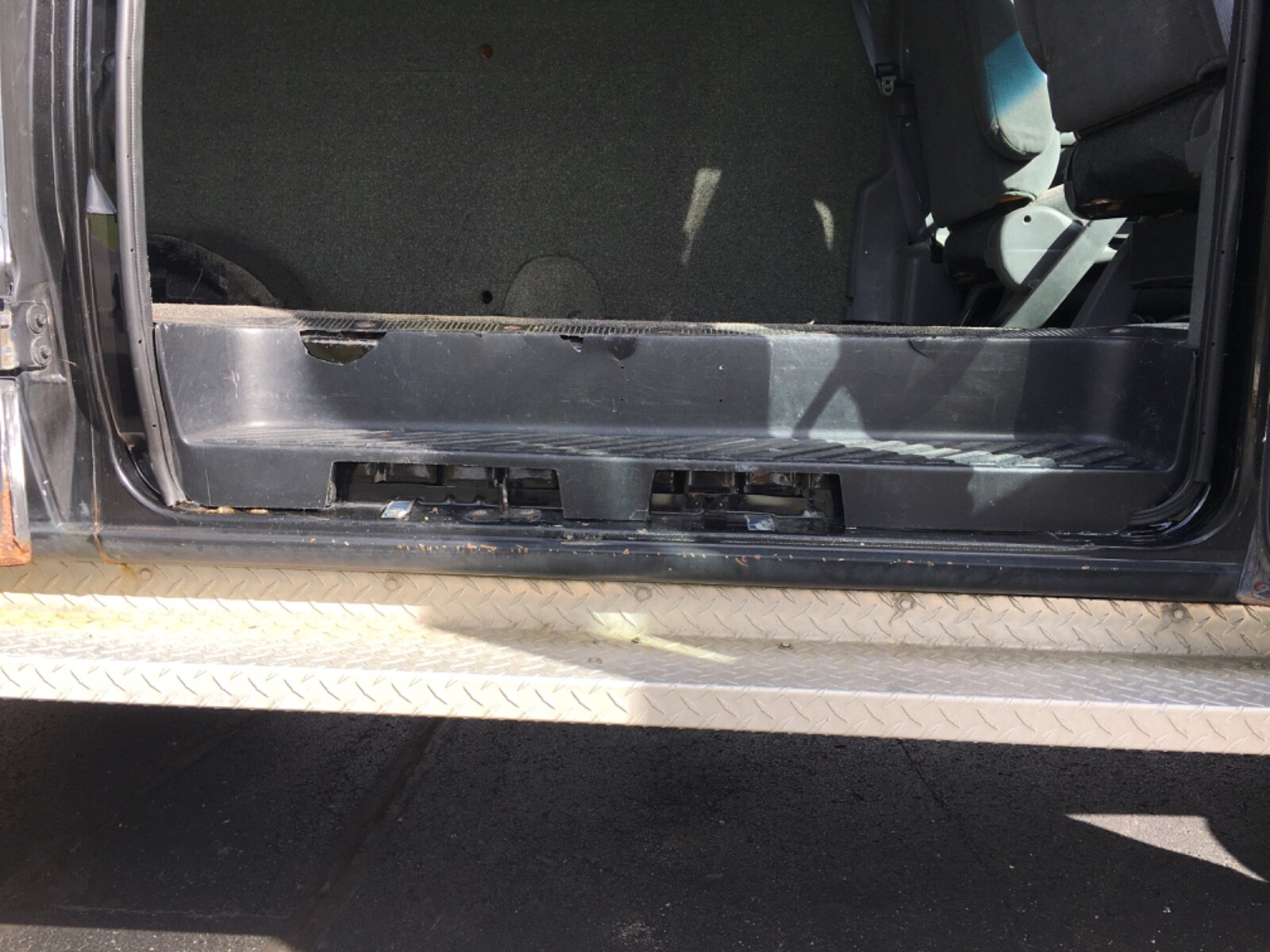 Ford-E-Series-Van-1995-Extended-Passenger-Van-15