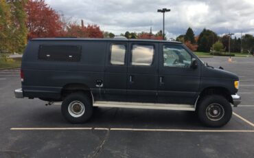Ford-E-Series-Van-1995-Extended-Passenger-Van-2