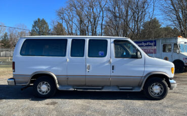 Ford-E-Series-Van-1995-Standard-Passenger-Van-2