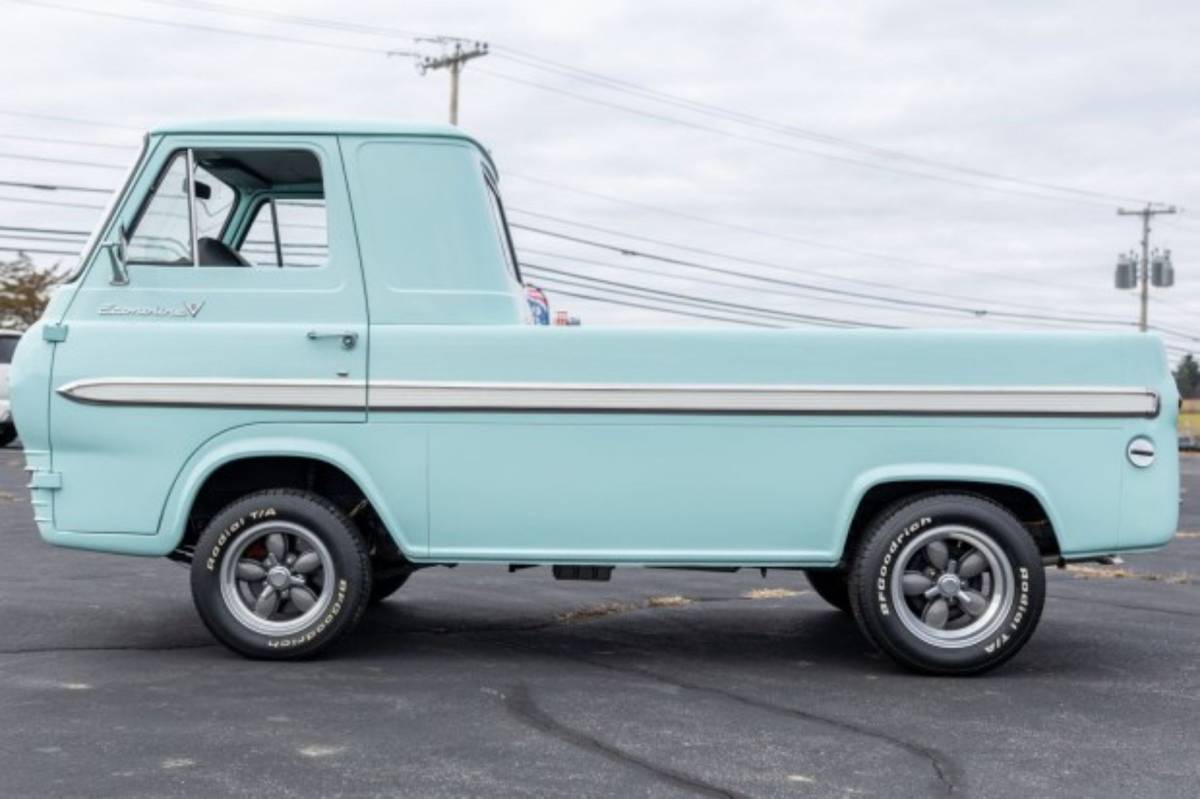 Ford-Econoline-1966-custom-2