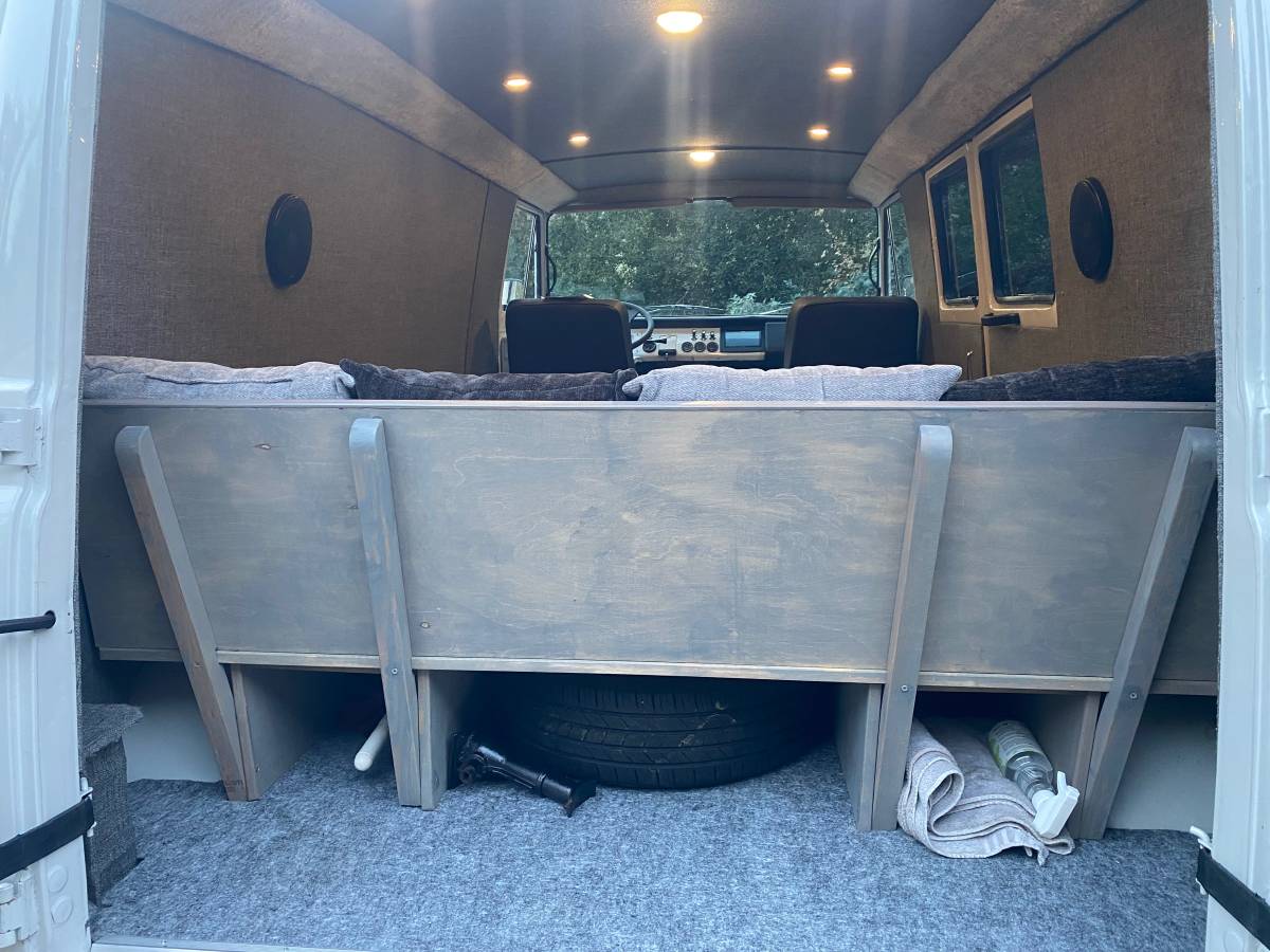 Ford-Econoline-1967-grey-15