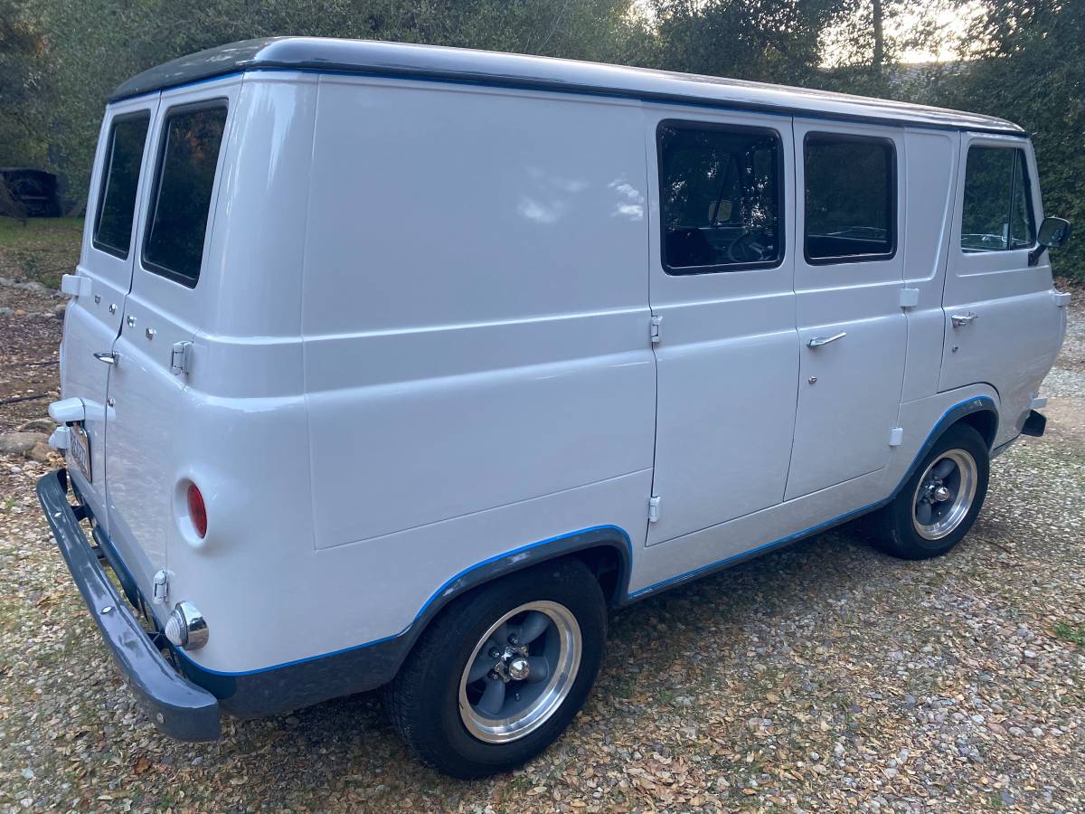Ford-Econoline-1967-grey-4