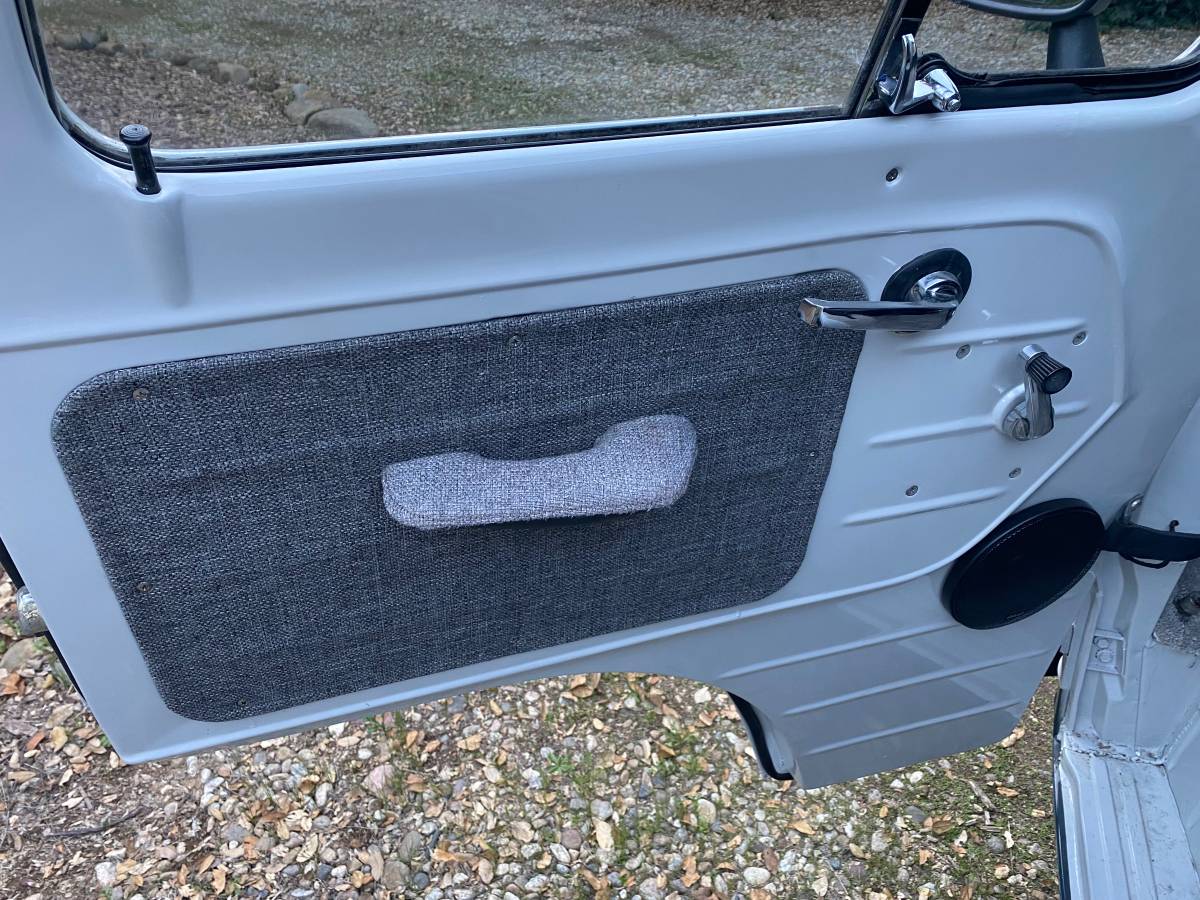 Ford-Econoline-1967-grey-6