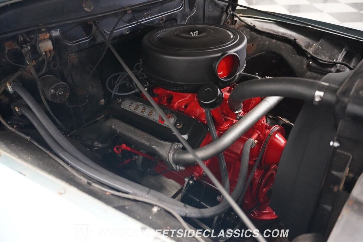 Ford-F-100-1953-Pickup-Truck-35
