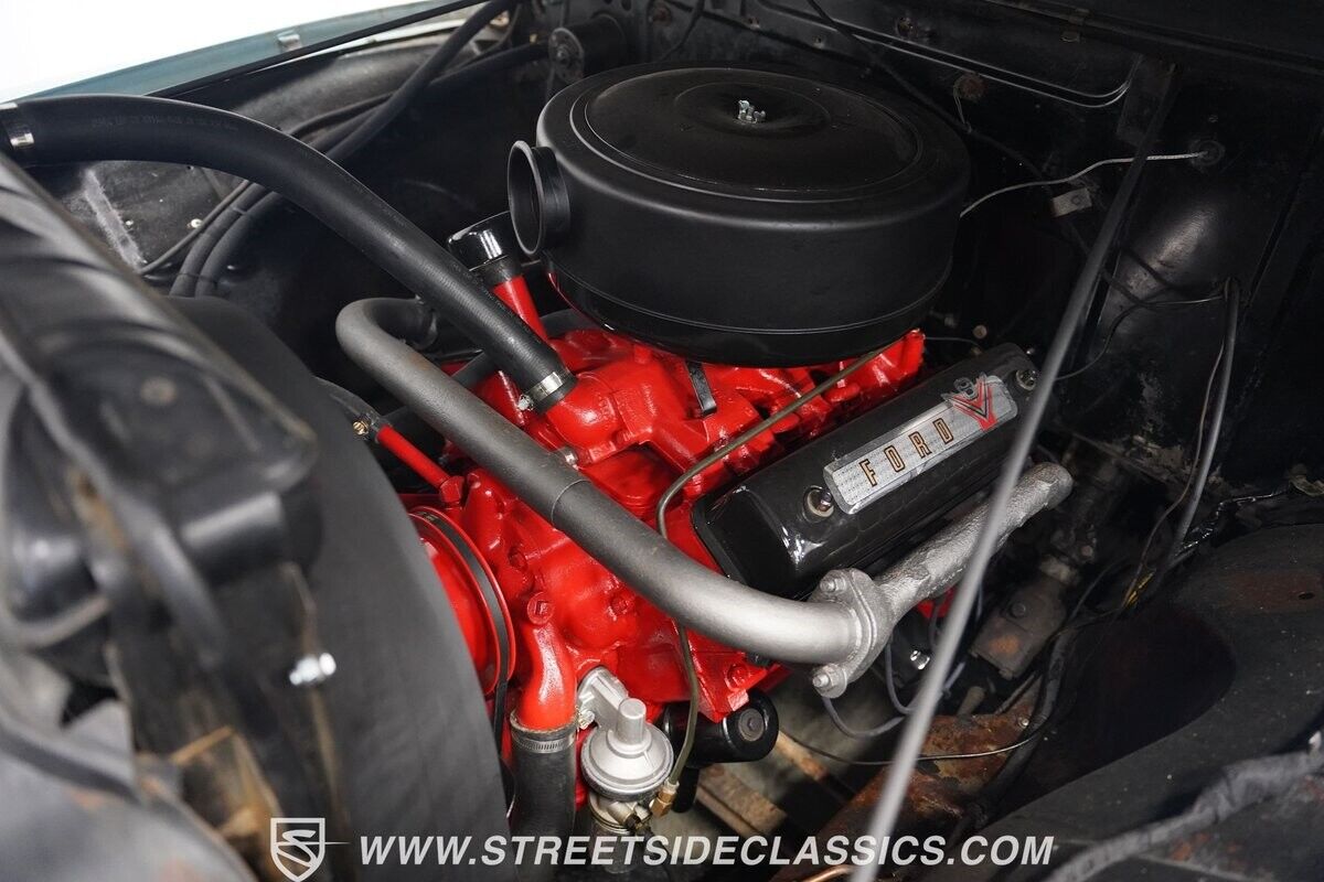 Ford-F-100-1953-Pickup-Truck-37