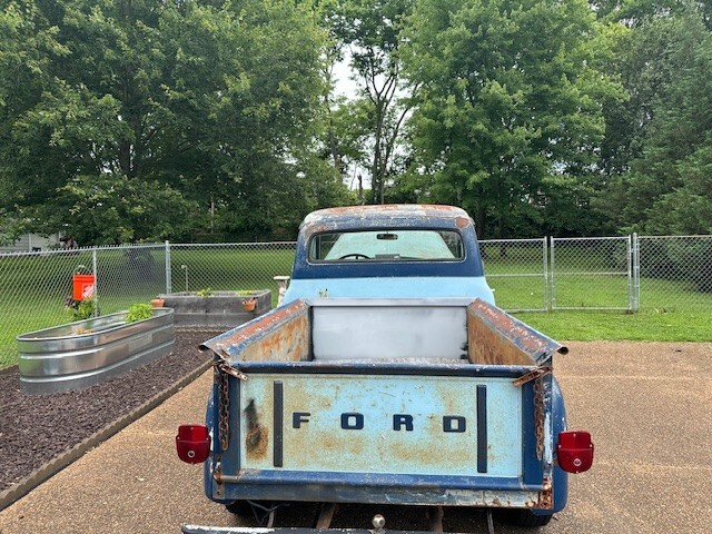 Ford-F-100-1953-Standard-Cab-Pickup-2