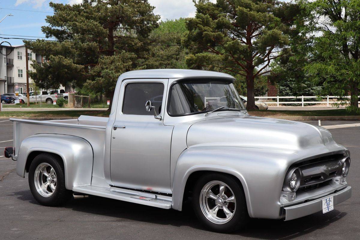 Ford F-100  1956 silver