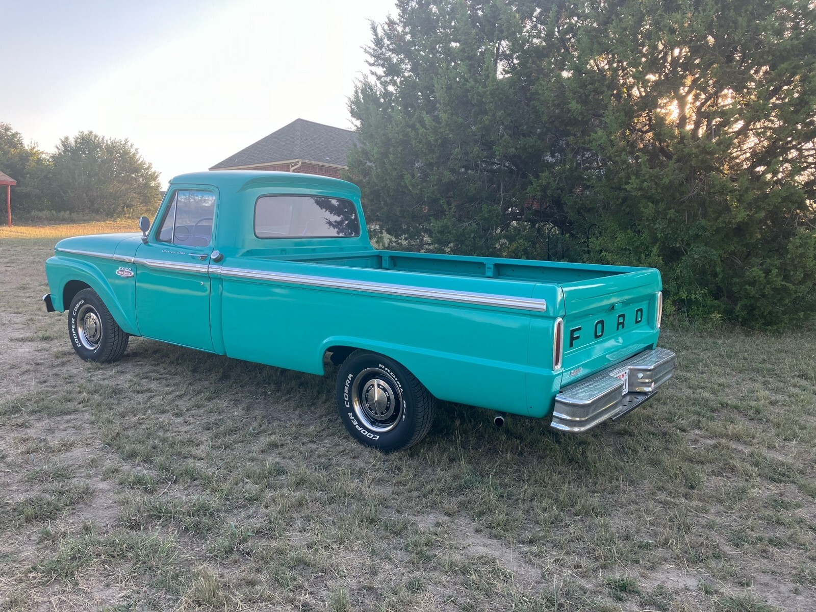 Ford-F-100-1966-Standard-Cab-Pickup-3