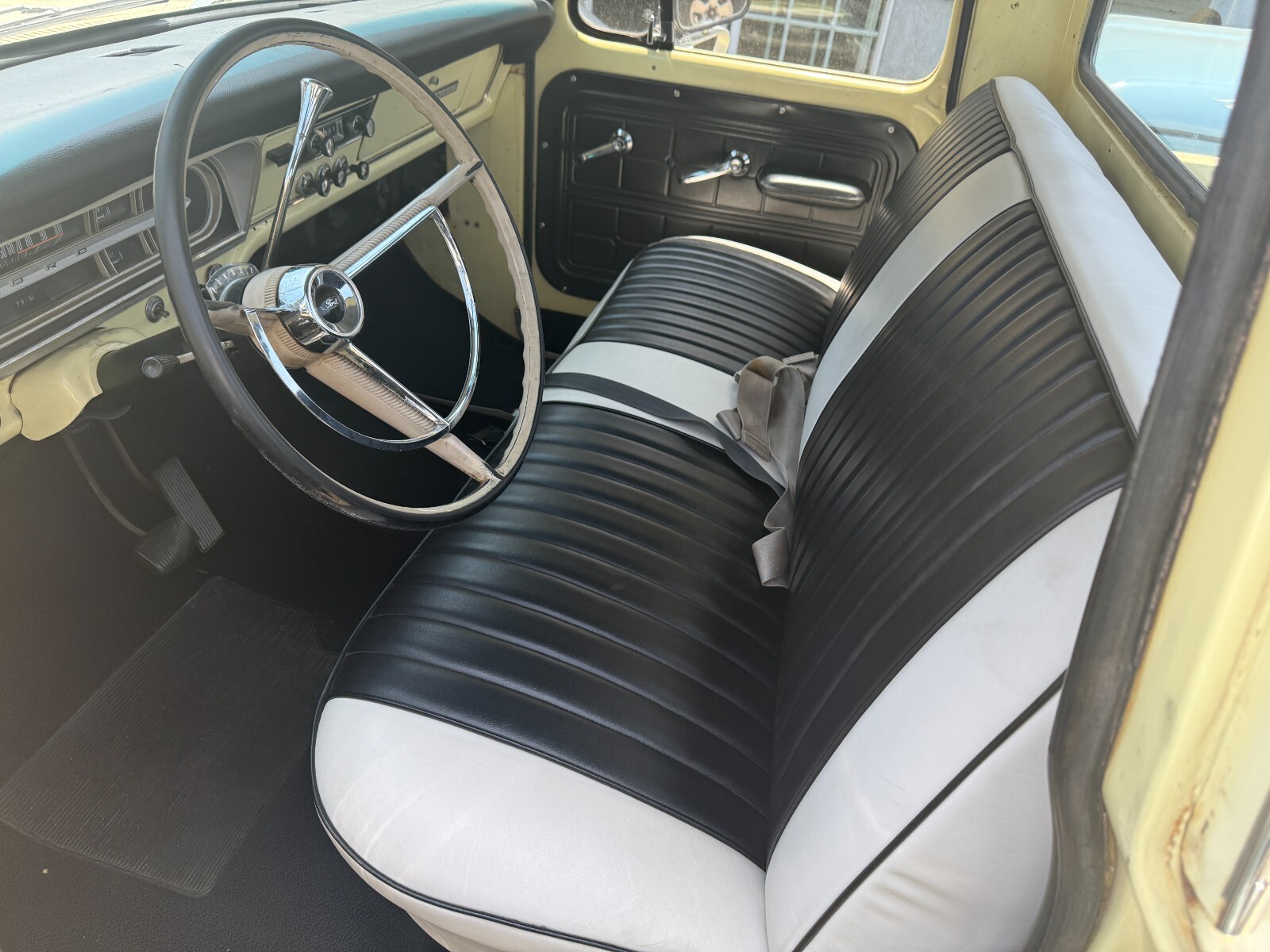 Ford-F-100-1967-Standard-Cab-Pickup-10