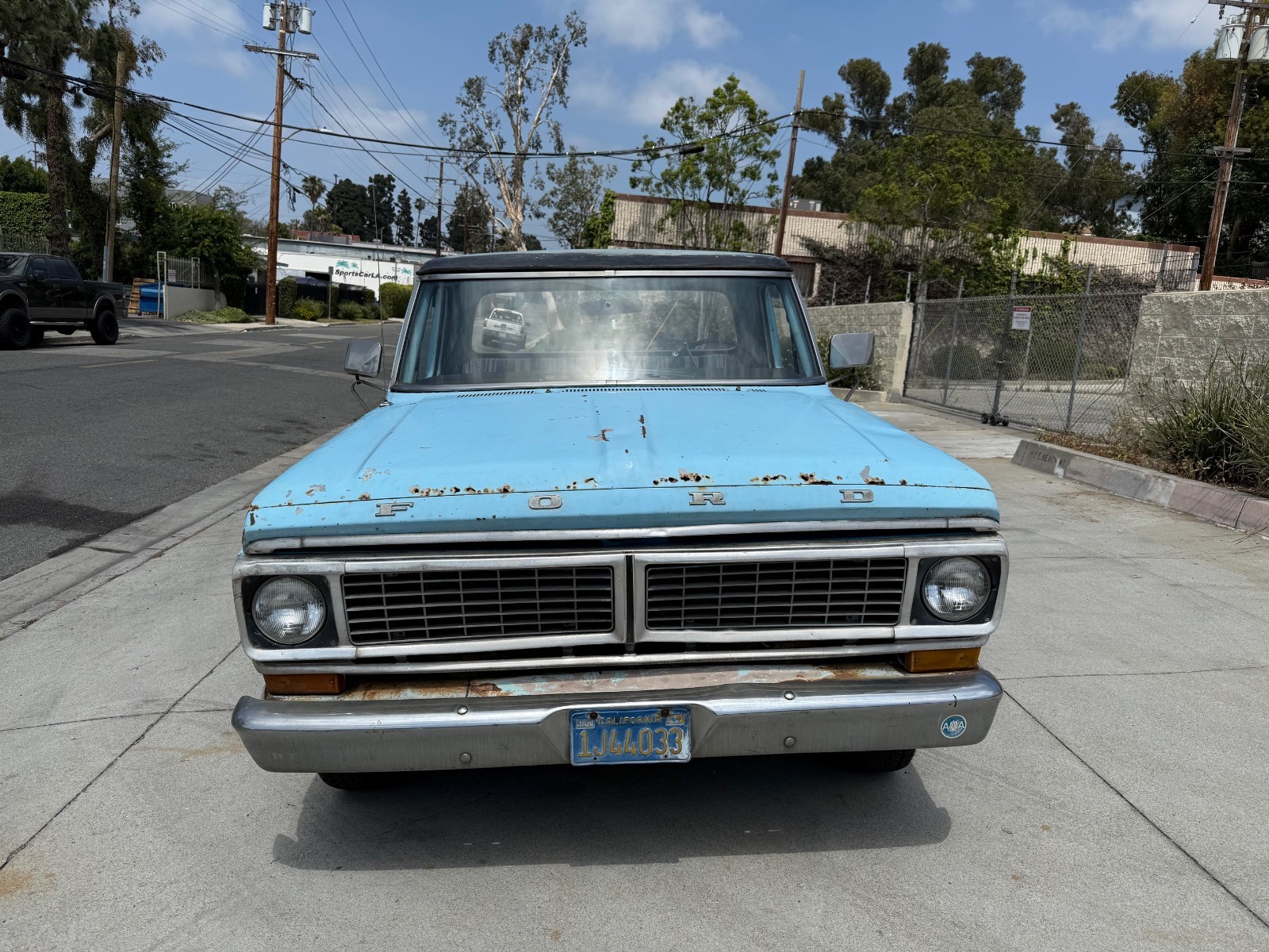 Ford-F-100-1970-Flatbed-Pickup-1