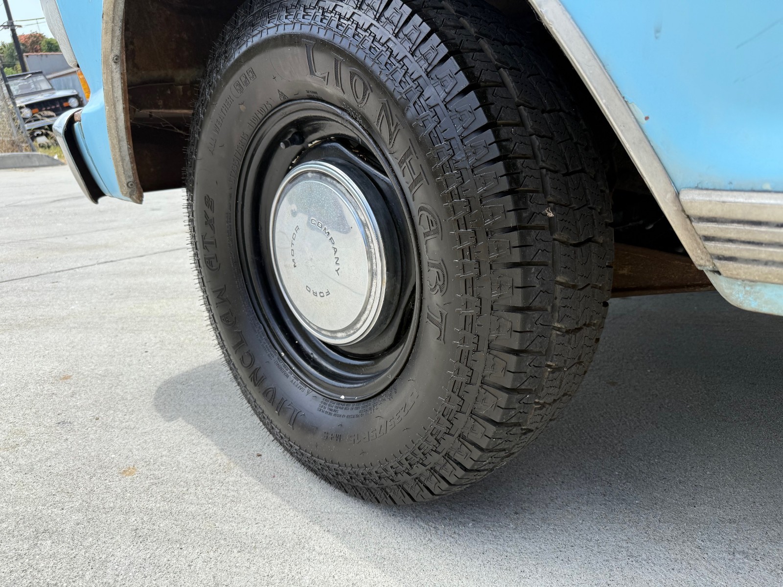 Ford-F-100-1970-Flatbed-Pickup-3