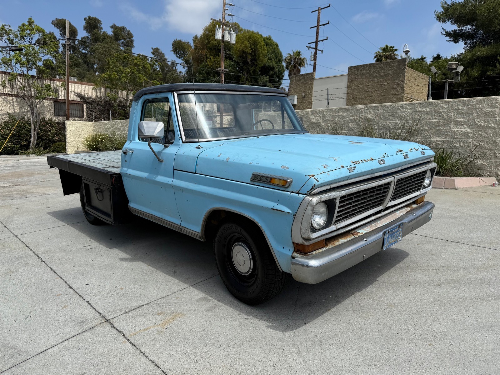 Ford-F-100-1970-Flatbed-Pickup