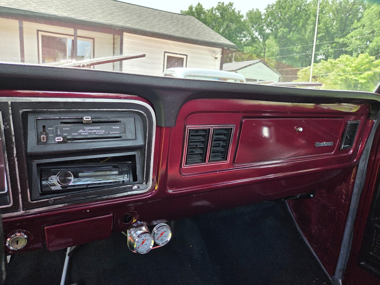 Ford-F-100-1974-Standard-Cab-Pickup-12