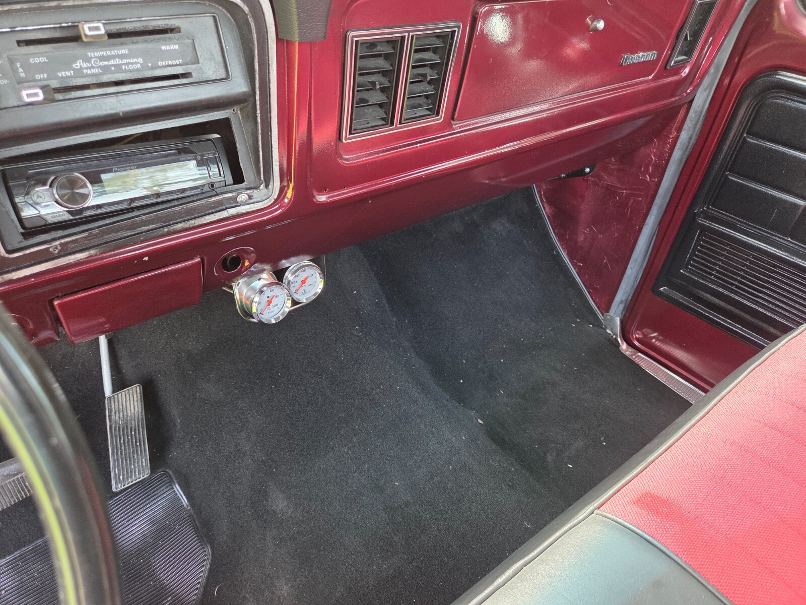 Ford-F-100-1974-Standard-Cab-Pickup-13