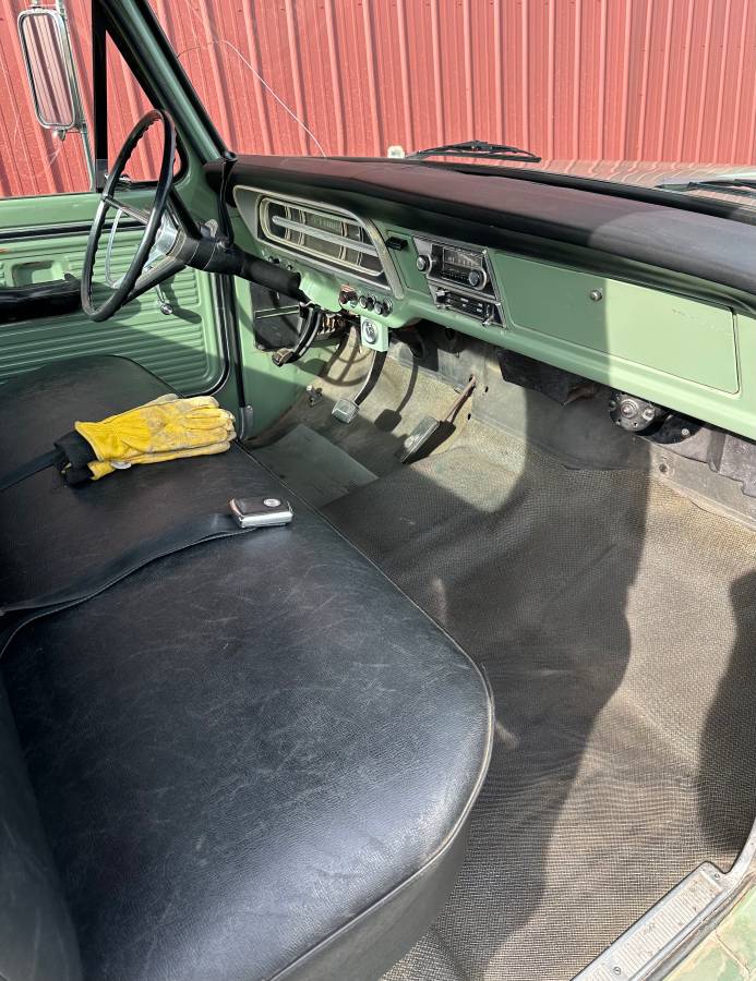 Ford-F-100-farm-amp-ranch-special-1969-green-11