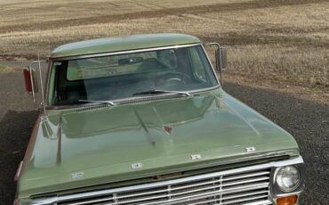 Ford F 100 farm & ranch special  1969 green
