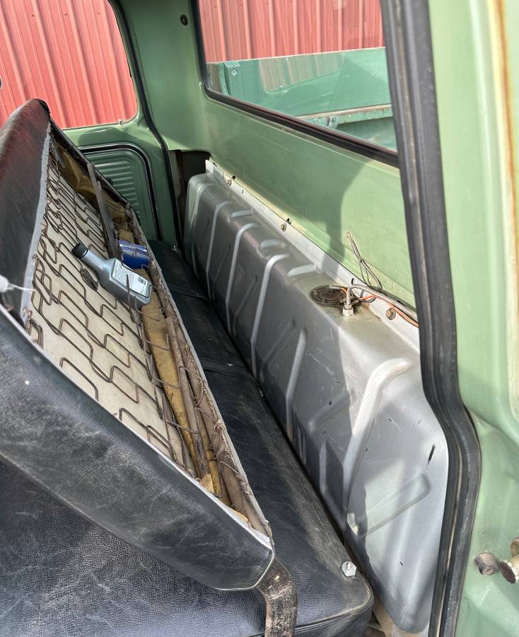 Ford-F-100-farm-amp-ranch-special-1969-green-6