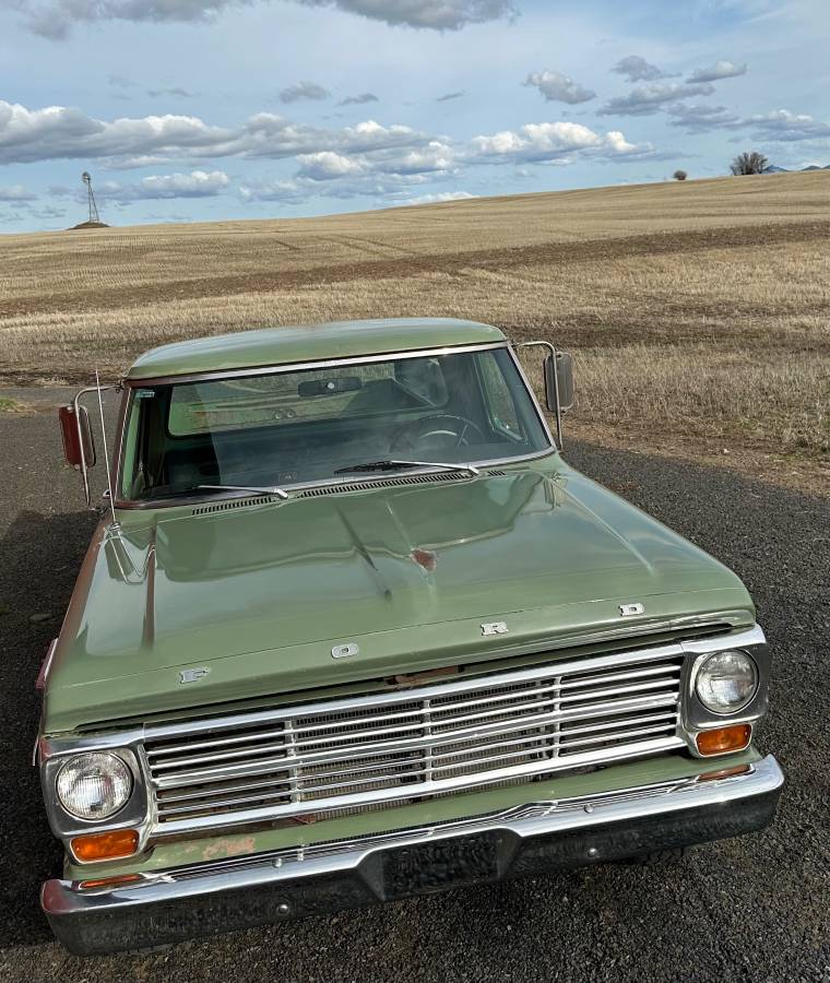 Ford F 100 farm & ranch special  1969 green