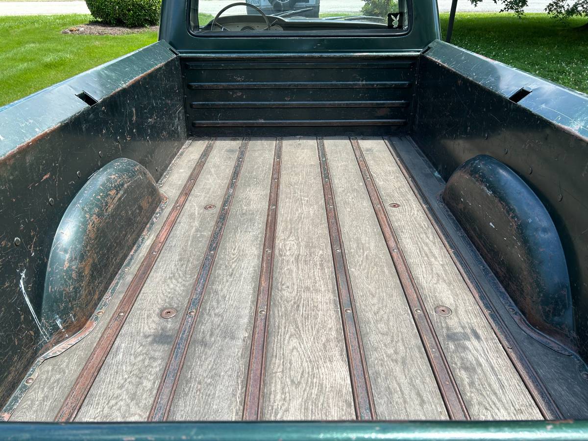 Ford-F-100-stepside-1966-green-4