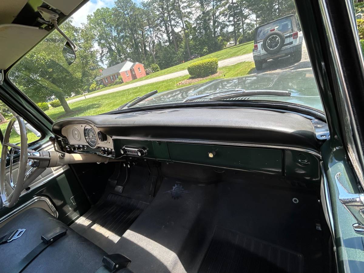 Ford-F-100-stepside-1966-green-6