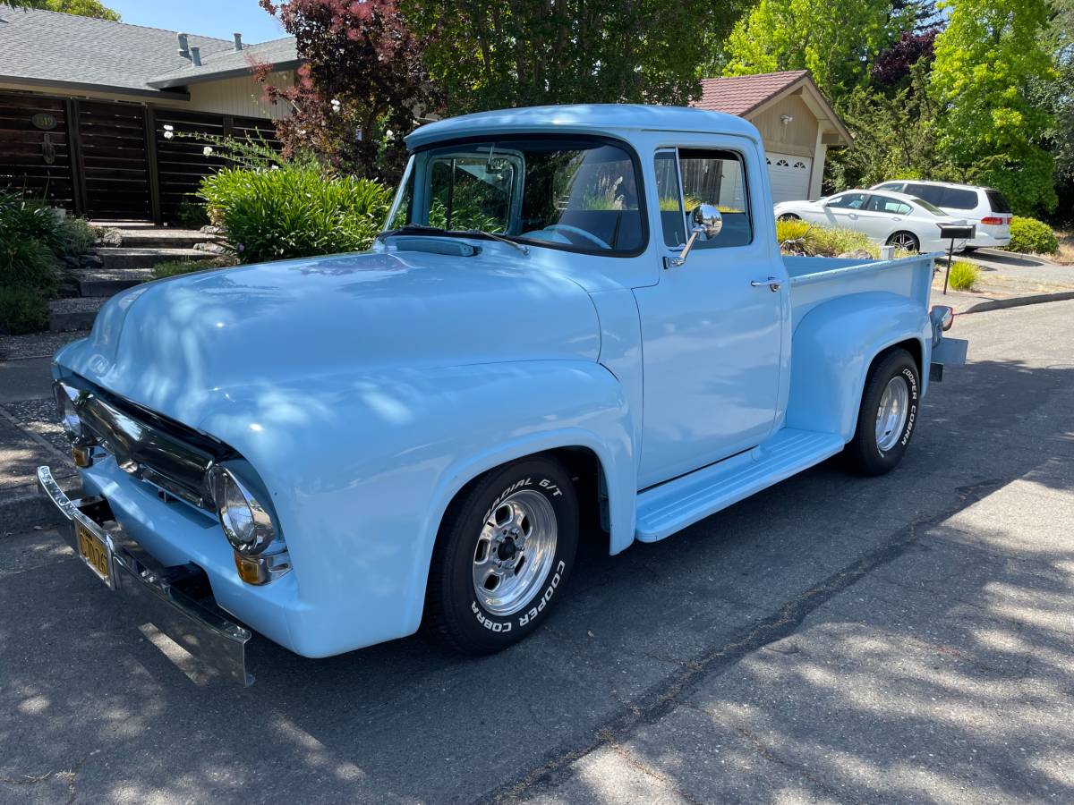 Ford F-100 truck  1956 blue