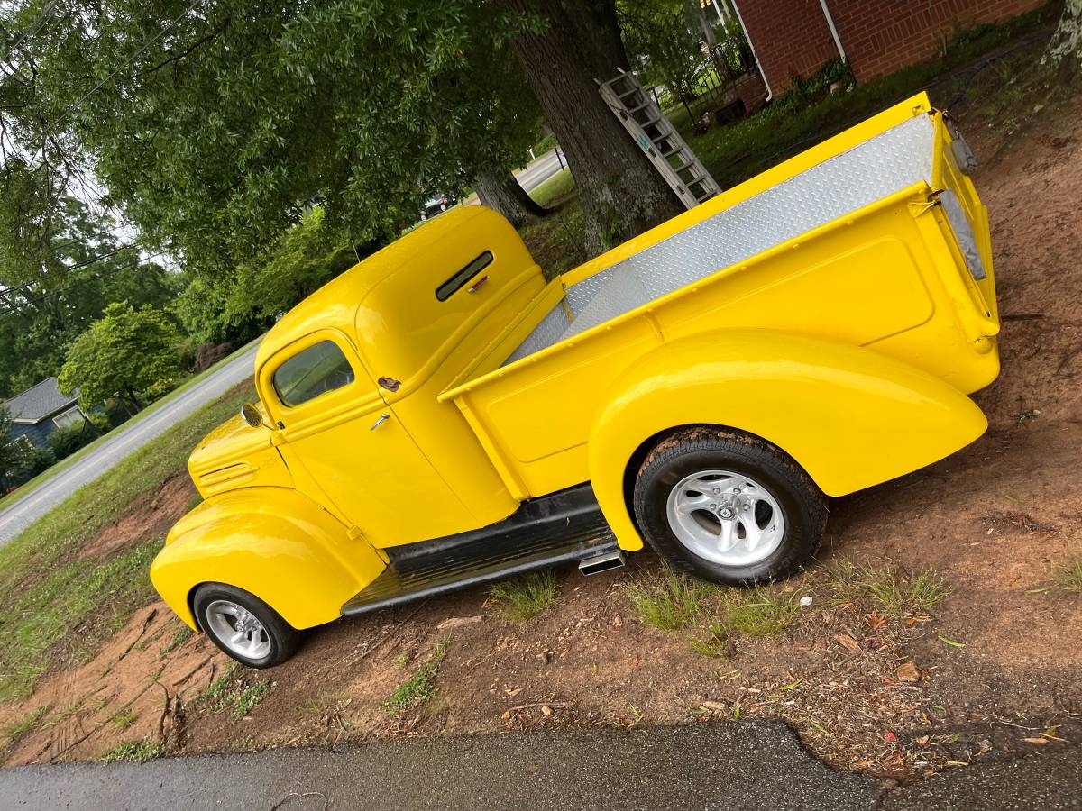 Ford-F-150-1946-yellow-3