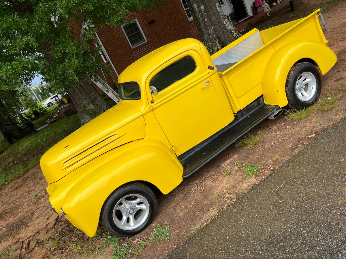 Ford-F-150-1946-yellow-4