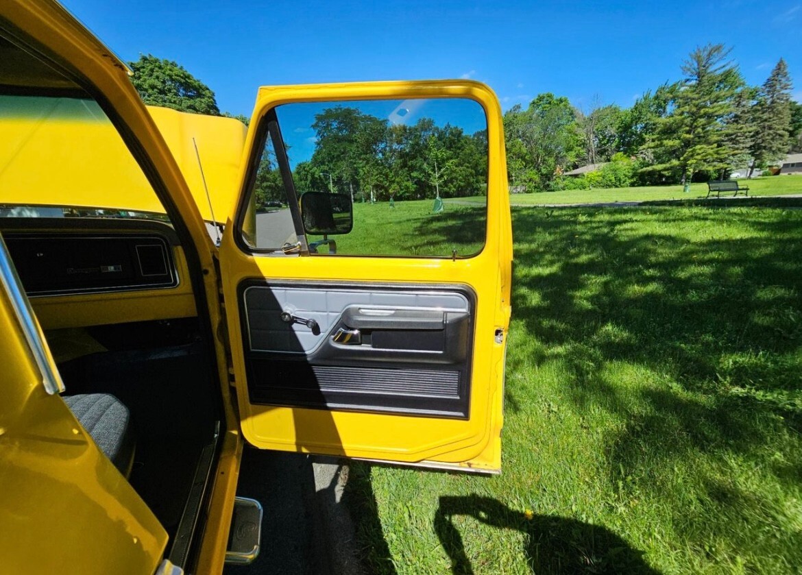 Ford-F-150-1976-Standard-Cab-Pickup-13