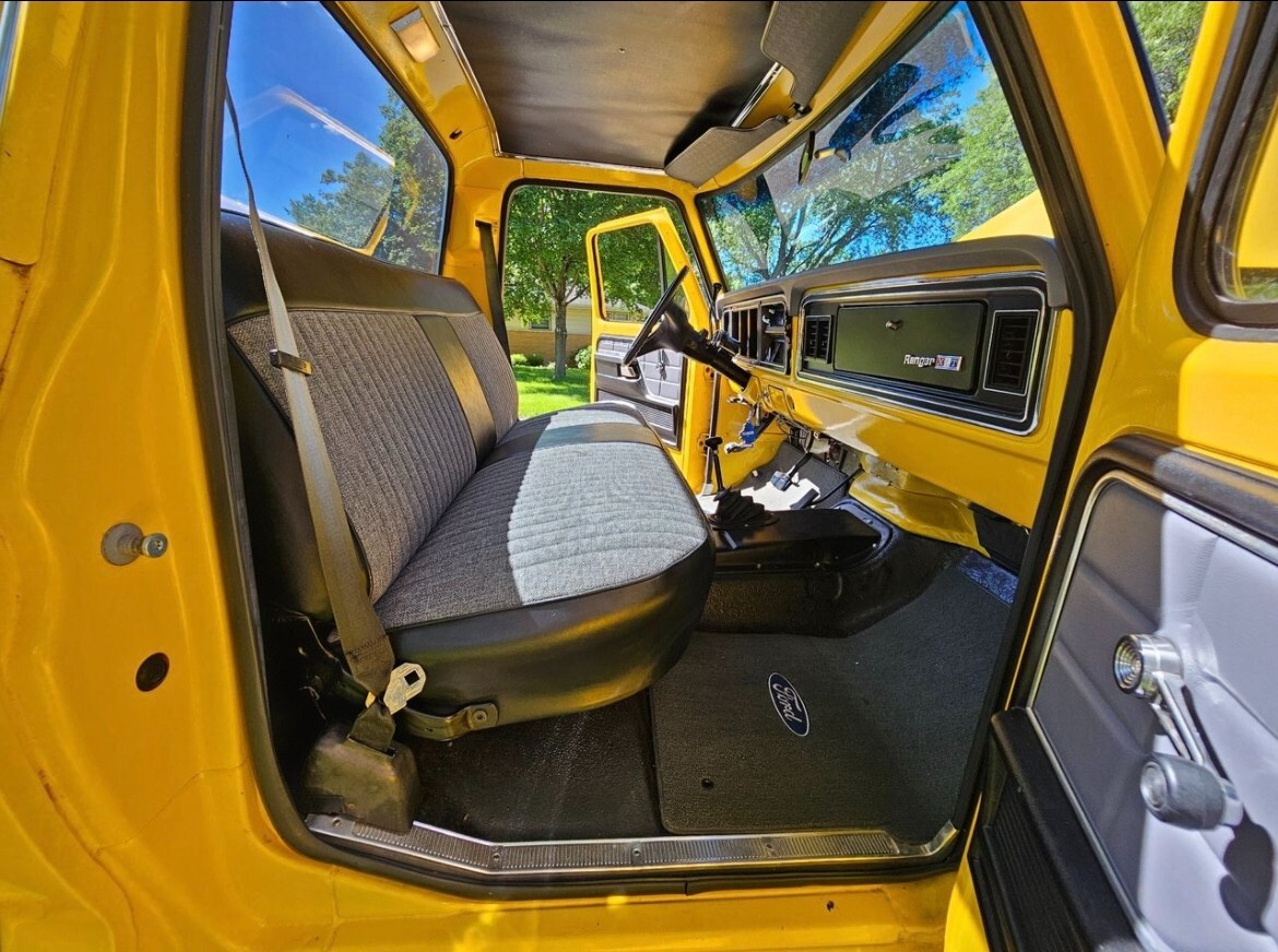 Ford-F-150-1976-Standard-Cab-Pickup-16