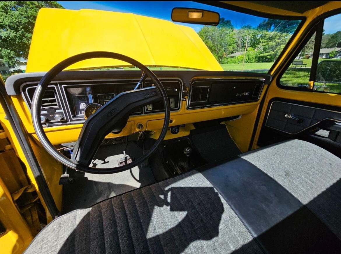 Ford-F-150-1976-Standard-Cab-Pickup-17