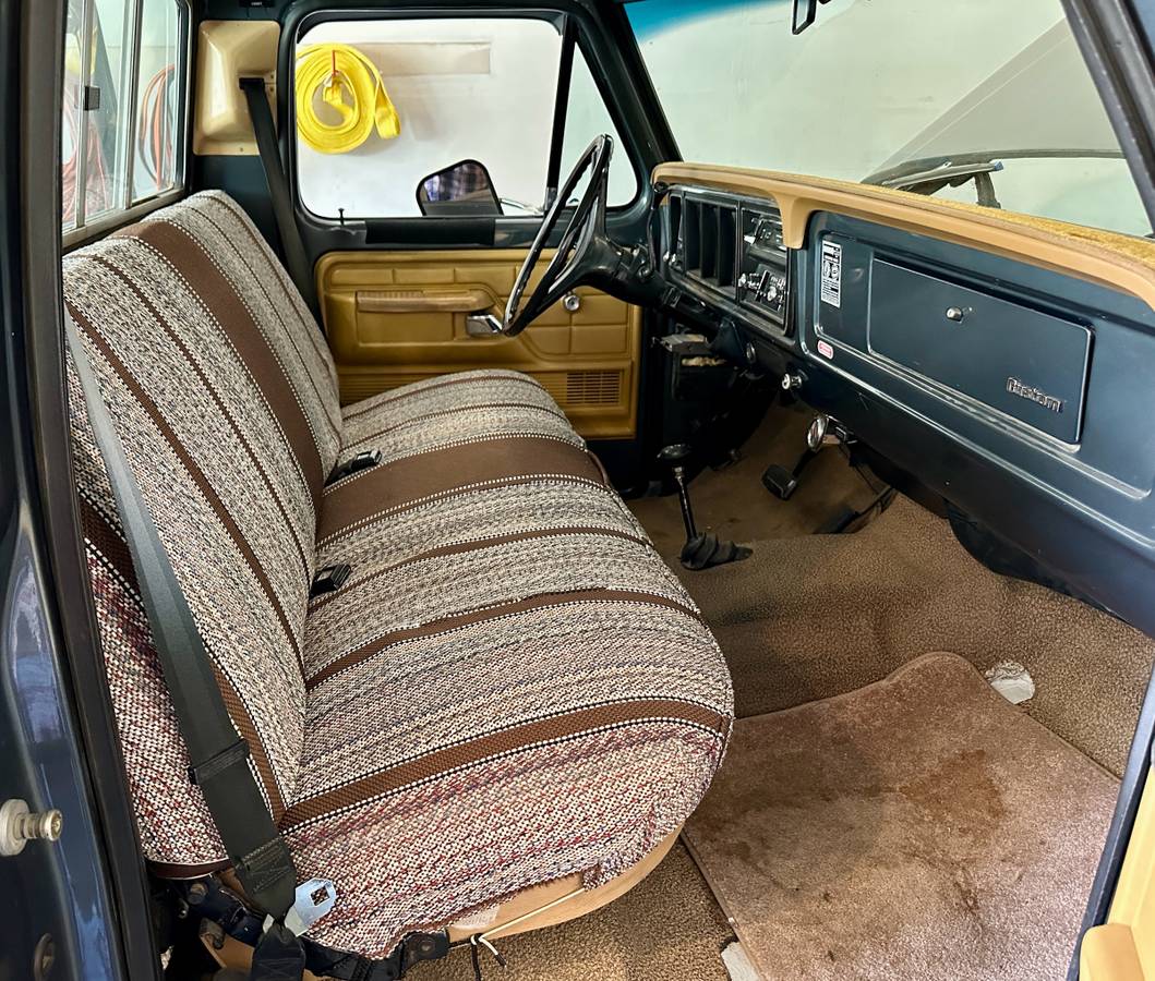 Ford-F-150-1976-custom-10